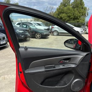 HOLDEN CRUZE JG 03/2009-02/2011 LEFT FRONT DOOR TRIM LEATHER