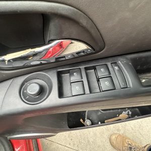 HOLDEN CRUZE JG 03/2009-02/2011 RIGHT FRONT MASTER SWITCH 13310204