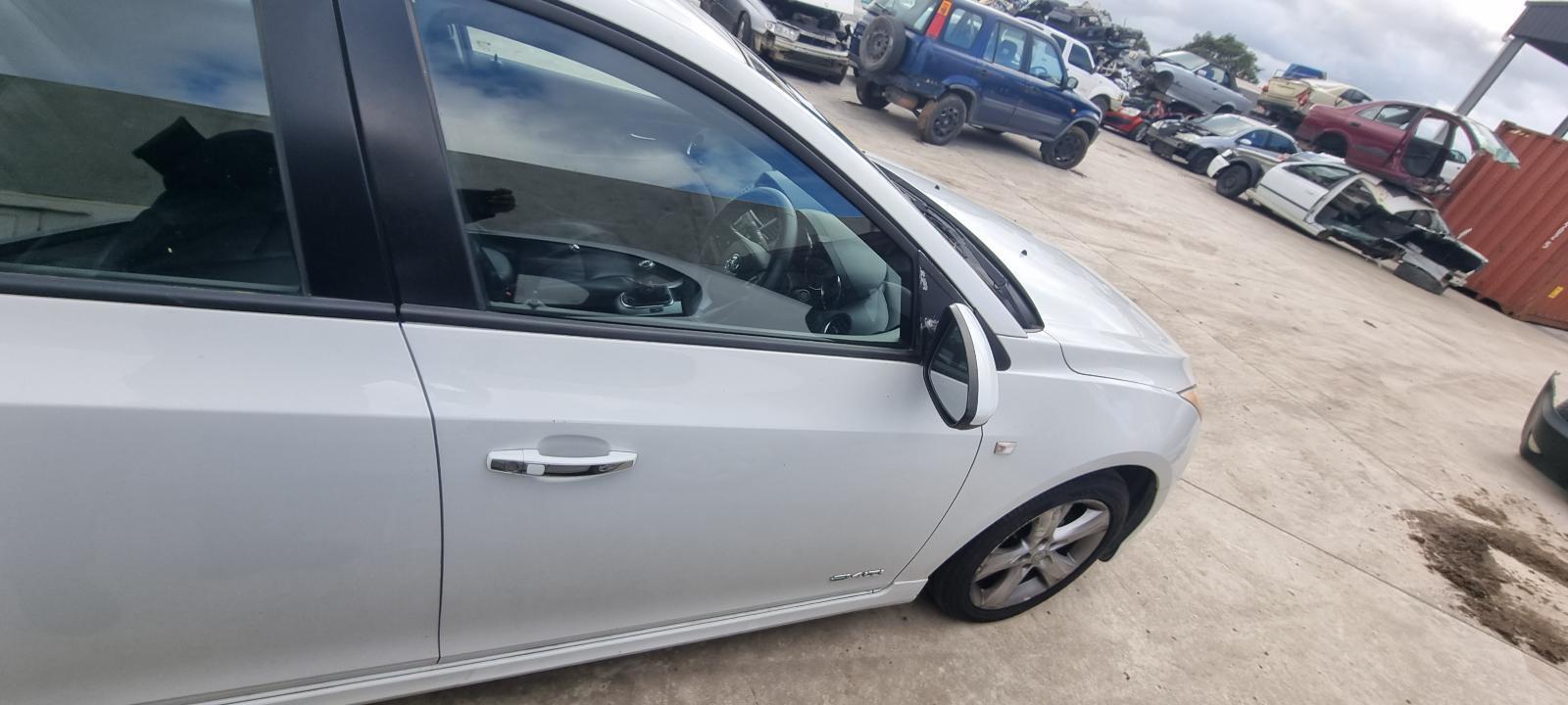 HOLDEN CRUZE JGJH 03/200901/2017 RIGHT FRONT DOOR LOCK MECHANISM NON