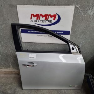 HOLDEN CRUZE RIGHT FRONT DOOR JH, SEDAN/HATCH, 03/11-01/17 11 12 13 14 15 16 17