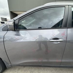 HYUNDAI IX35 LM SERIES 11/2009-01/2016 LEFT FRONT OUTER DOOR HANDLE GREY