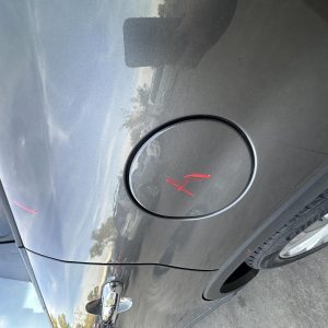 KIA SORENTO XM 10/2009-12/2014 FUEL DOOR