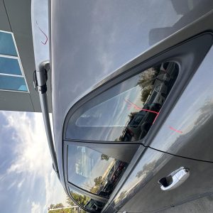 KIA SORENTO XM 10/2009-12/2014 LEFT REAR SIDE GLASS