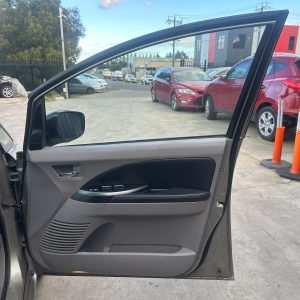 MITSUBISHI GRANDIS BA 06/2004-03/2010 RIGHT FRONT DOOR TRIM