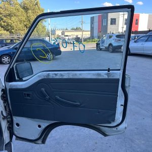 MITSUBISHI L300 SK-SJ 09/1994-12/2013 RIGHT FRONT INNER DOOR HANDLE