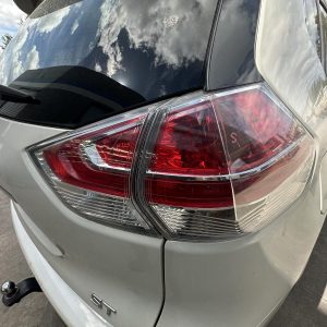 NISSAN XTRAIL T32 02/2014-07/2022 RIGHT SIDE REAR GARNISH TAILGATE LAMP