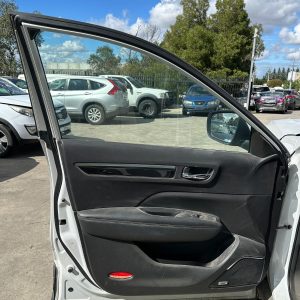 RENAULT KALEOS XZG 05/2016-2025 LEFT FRONT DOOR TRIM
