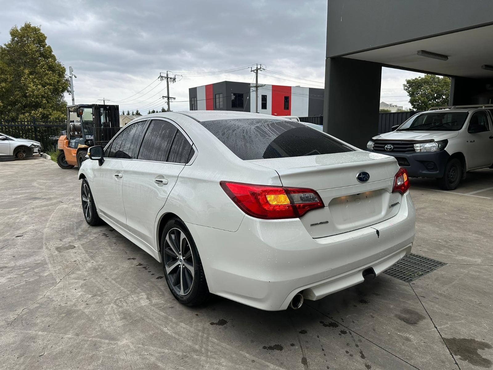 SUBARU LIBERTY 6TH GEN 08/2014-04/2021 CENTRE COURTESY LIGHT
