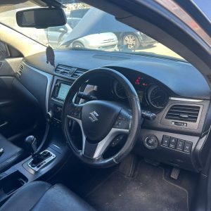 SUZUKI KIZASHI FR 12/2009-01/2017 GLOVE BOX