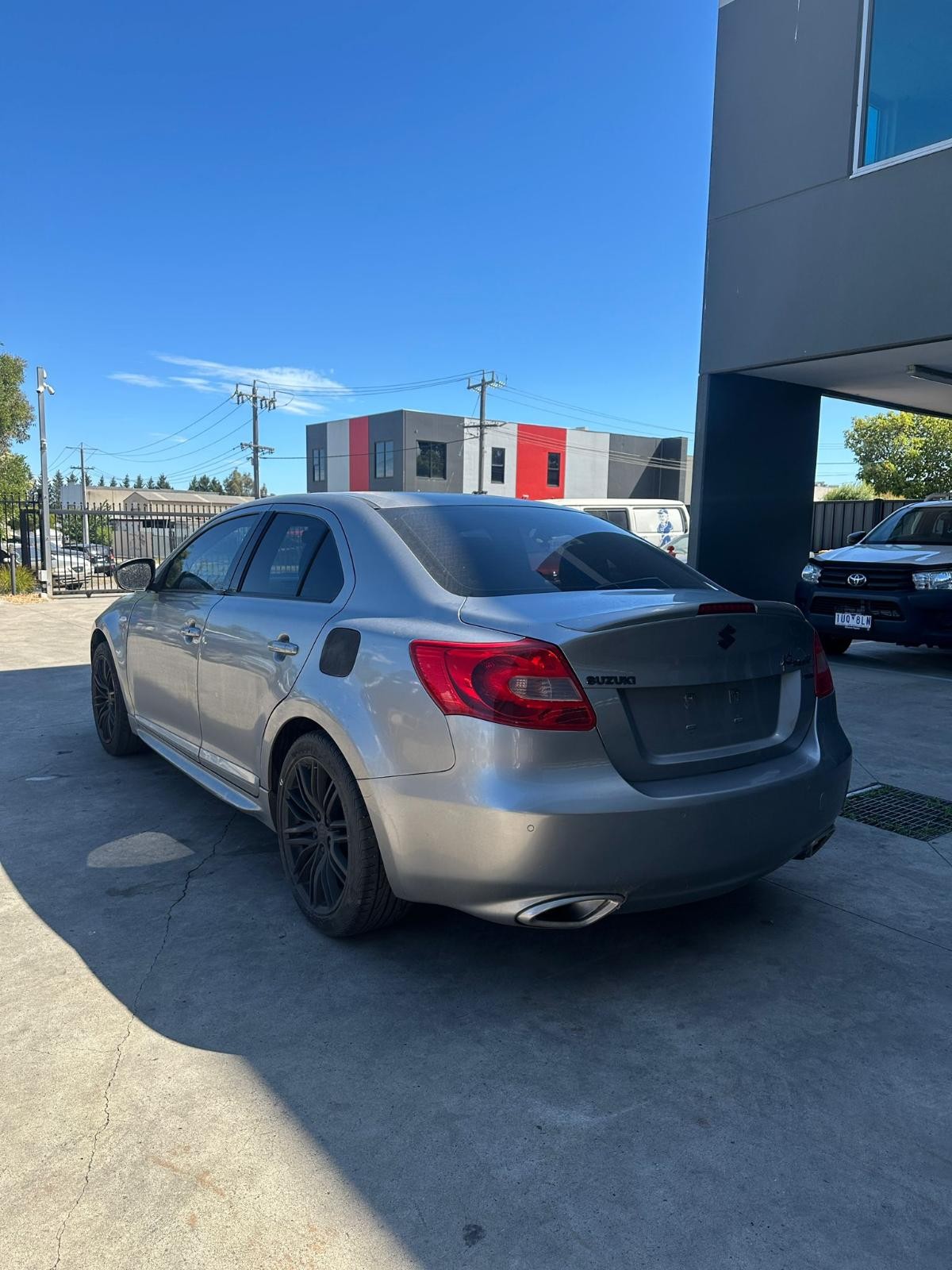 SUZUKI KIZASHI FR 12/2009-01/2017 RIGHT SIDE SKIRT - Image 4