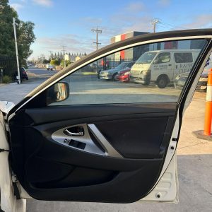 TOYOTA CAMRY ACV40 06/2006-06/2009 LEFT FRONT DOOR TRIM CLOTH SPORTIVO