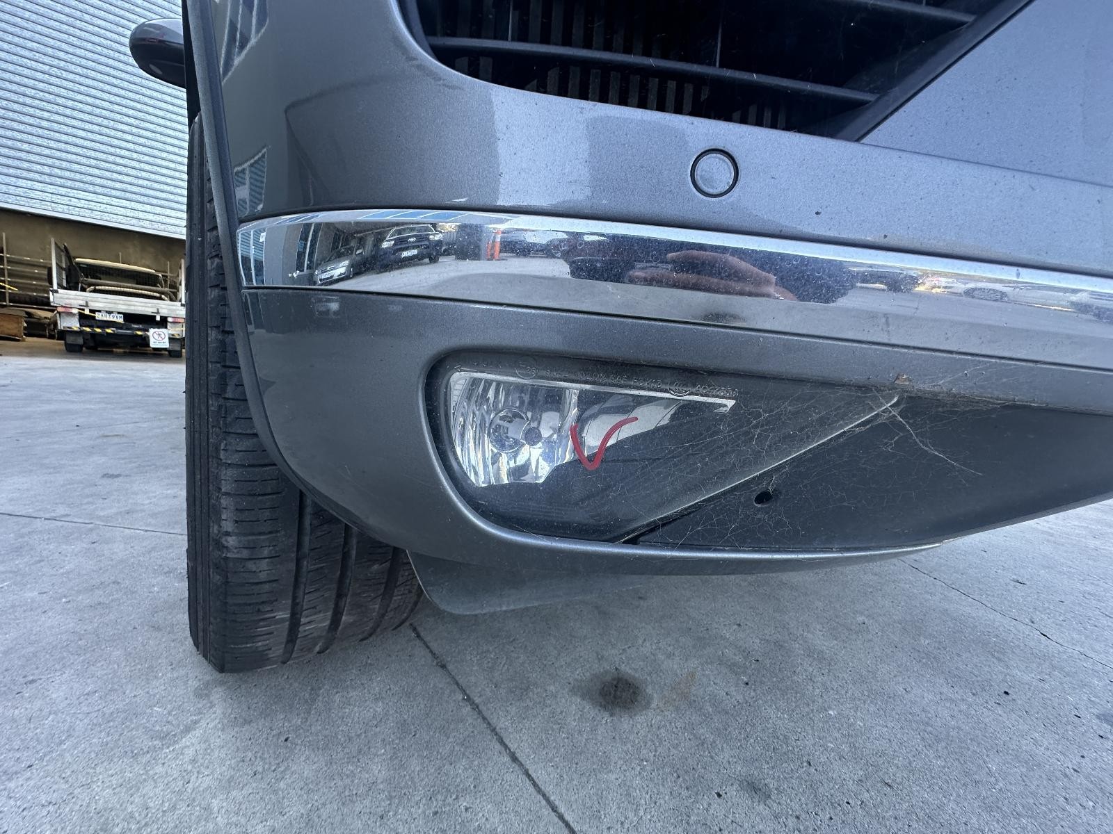 VOLKSWAGEN TOUAREG 7P 12/2010-04/2018 RIGHT BUMPER FOGLAMP
