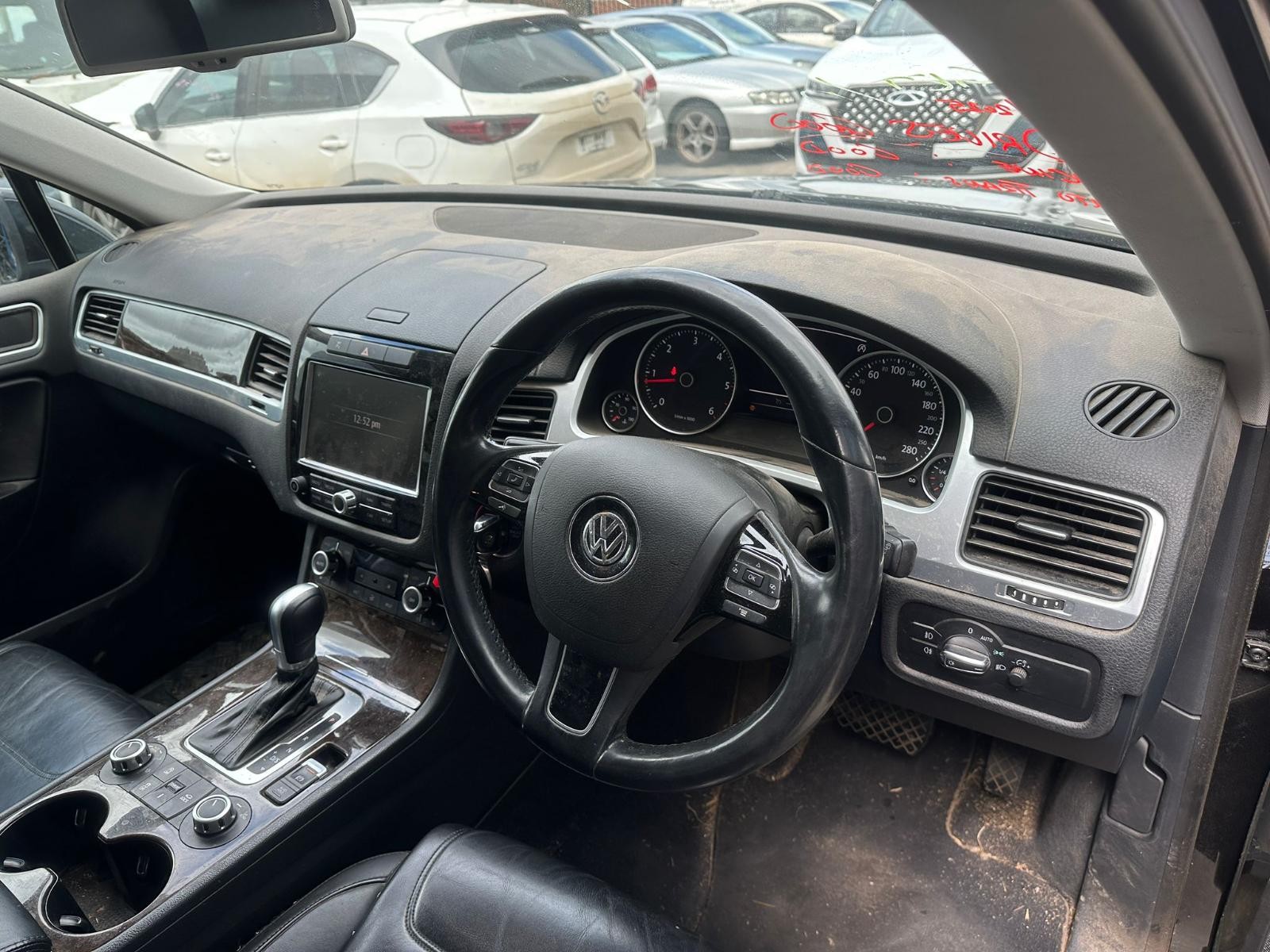 VOLKSWAGEN TOUAREG 7P 12/2010-04/2018 RIGHT REAR DOOR TRIM LEATHER GREY - Image 7