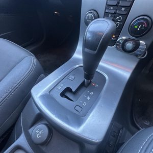 VOLVO S40 03/2004-08/2012 GEAR SHIFTER AUTOMATIC WITH W BUTTON VIN YV1MS