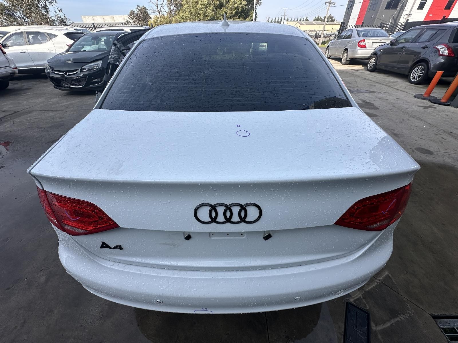 AUDI A4 B8 02/2008-07/2012 BOOTLID SEDAN