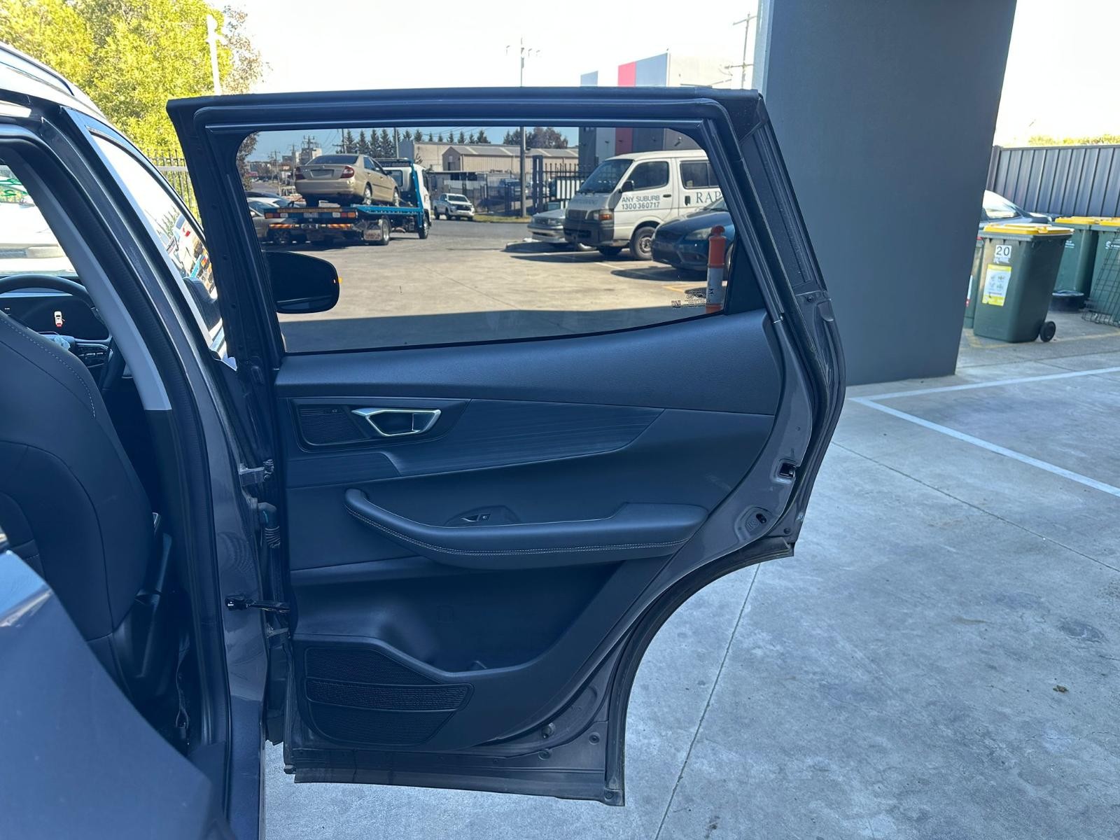 CHERY TIGGO 4 PRO 1ST GEN 06/2024-2025 RIGHT REAR DOOR TRIM