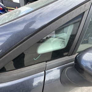 FORD FIESTA WS-WZ 10/2008-12/2019 LEFT FRONT 1/4 DOOR GLASS IN BODY 5DR HATCH