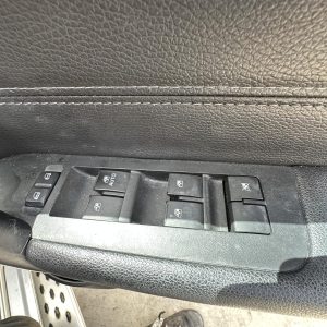HOLDEN CAPTIVA 7 CG 01/2014-06/2018 RIGHT FRONT MASTER SWITCH VIN KL3C