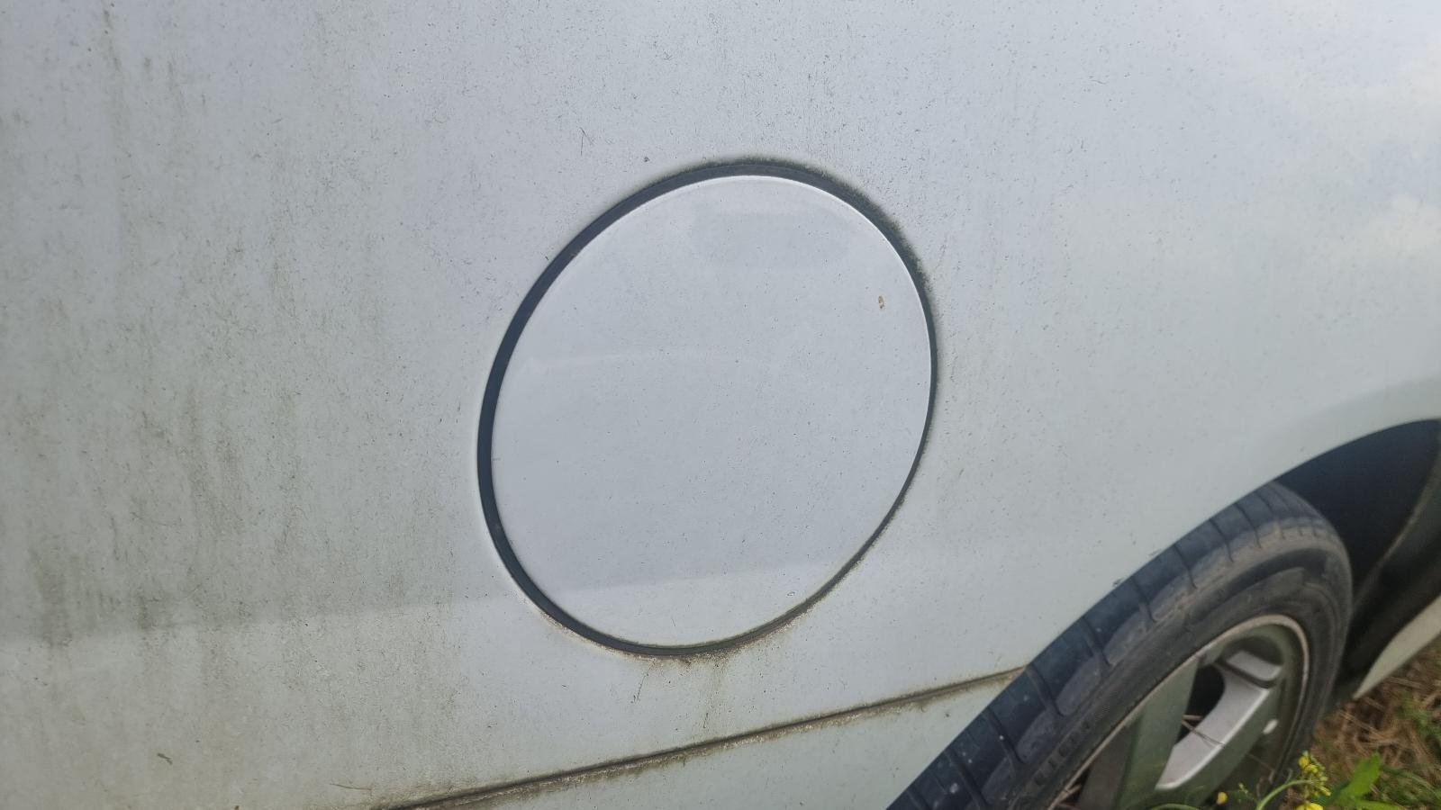 HOLDEN COMMODORE VY1VY2 10/200212/2006 FUEL SENDING UNIT 3.8 V6 MMM Auto Centre