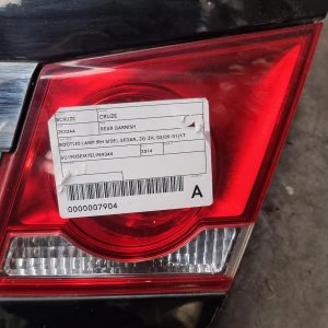 HOLDEN CRUZE JG-JH 03/09-01/17 RIGHT REAR GARNISH BOOTLID LAMP SEDAN