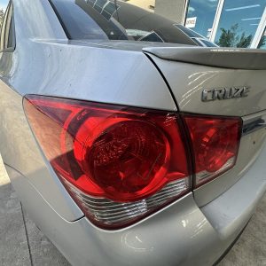 HOLDEN CRUZE JG-JH 03/2009-01/2017 LEFT SIDE REAR GARNISH BOOTLID LAMP SEDAN