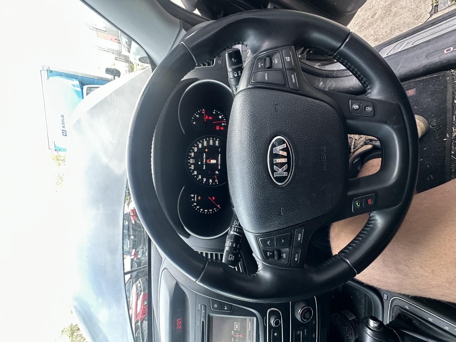 KIA SORENTO XM 10/2012-12/2014 STEERING WHEEL LEATHER