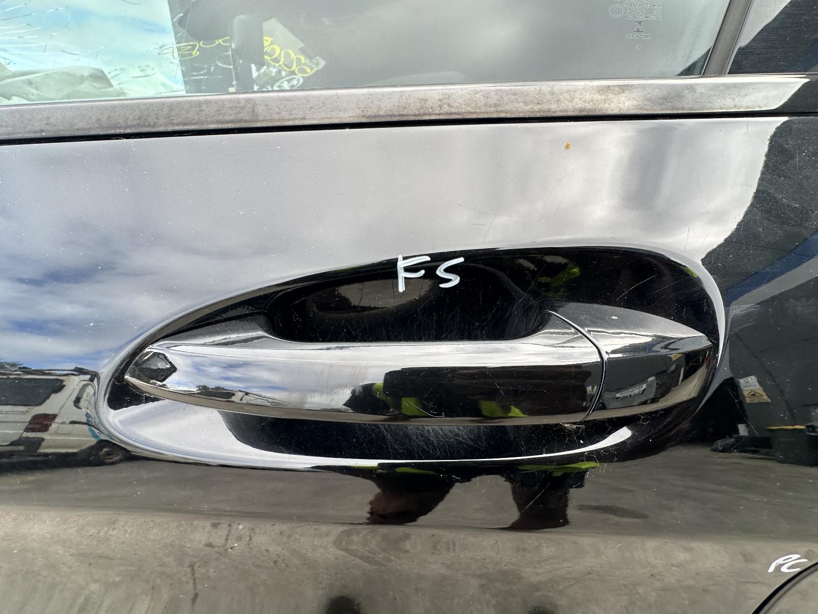 MERCEDES CLA CLASS C117 10/2013-02/2019 LEFT FRONT OUTER DOOR HANDLE