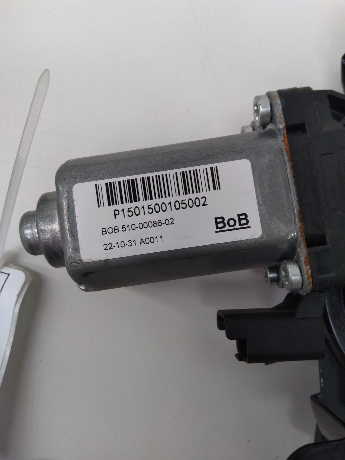 MG MG3 SZP1 07/2016-2024 LEFT FRONT DOOR REGULATOR AND MOTOR ASSEMBLY - Image 4