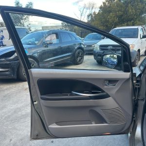 MITSUBISHI GRANDIS BA 06/2004-03/2010 LEFT FRONT DOOR TRIM