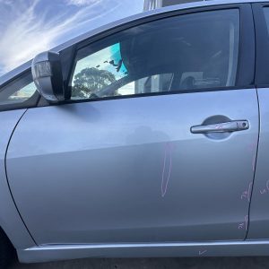 MITSUBISHI GRANDIS BA 06/2004-03/2010 LEFT FRONT DOOR WINDOW