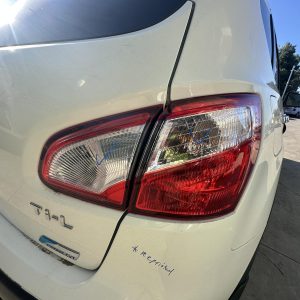 NISSAN DUALIS J10 01/2010-05/2014 RIGHT SIDE REAR GARNISH TAILGATE LAMP