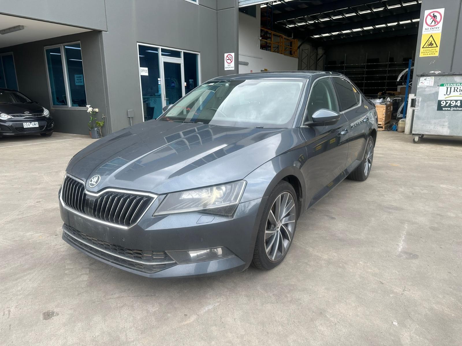 SKODA SUPERB NP 03/2016-06/2024 HEADLIGHT CONTROLS - Image 4