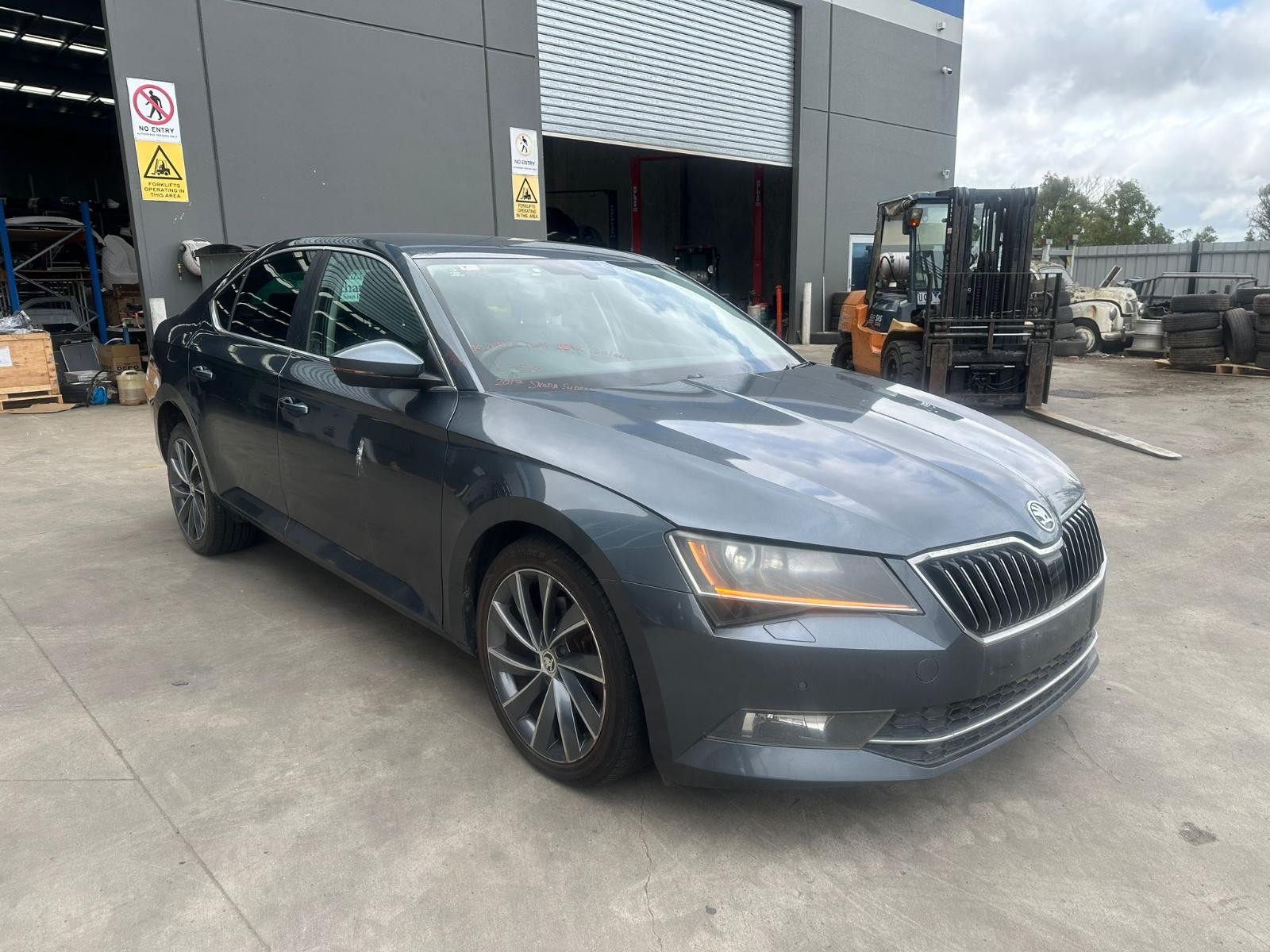 SKODA SUPERB NP 03/2016-2023 DUAL FAN ASSEMBLY 2.0L PETROL 800W