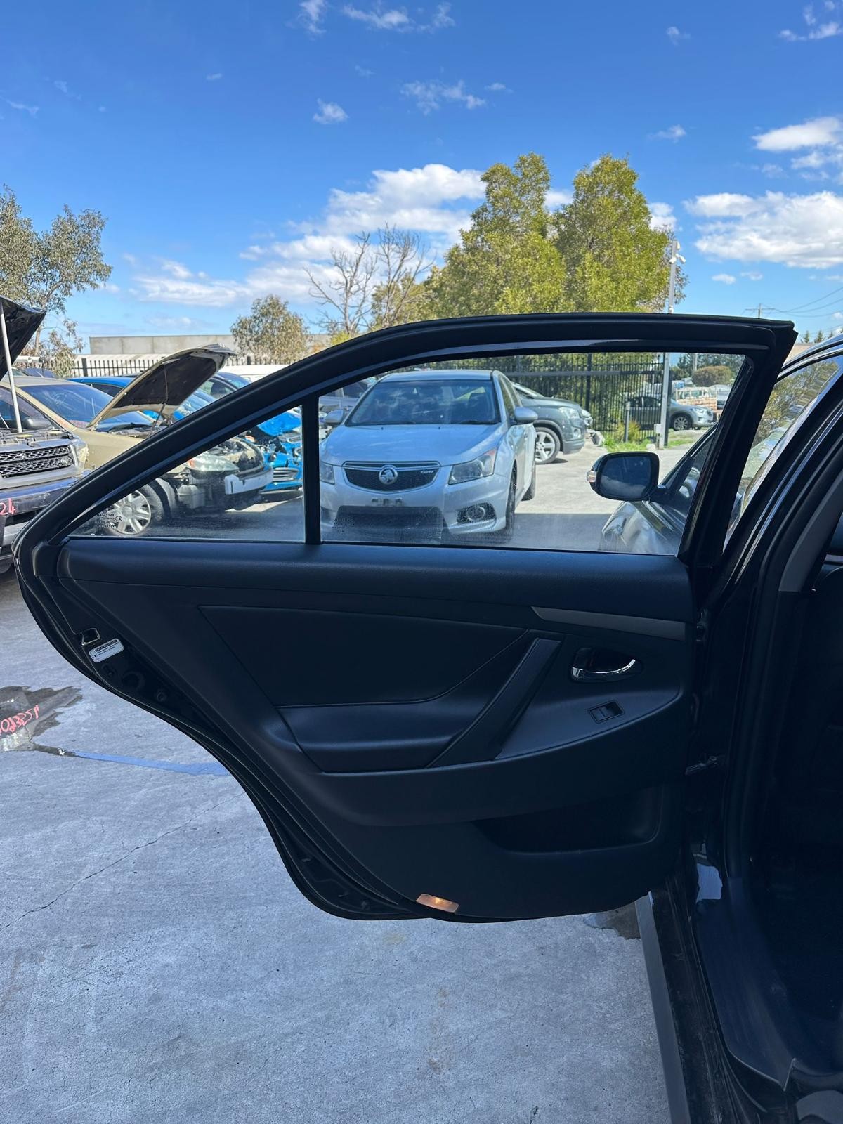TOYOTA AURION GSV40R 10/2006-03/2012 LEFT REAR DOOR TRIM LEATHER