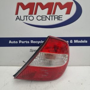 TOYOTA CAMRY RIGHT TAILLIGHT SK36, REVERSE LAMP IN CENTRE, 08/02-09/04 02 03 04