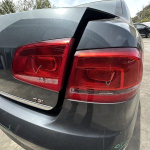 VOLKSWAGEN PASSAT 3C/MK6 B7 09/2010-05/2015 RIGHT SIDE REAR GARNISH BOOTLID LAMP