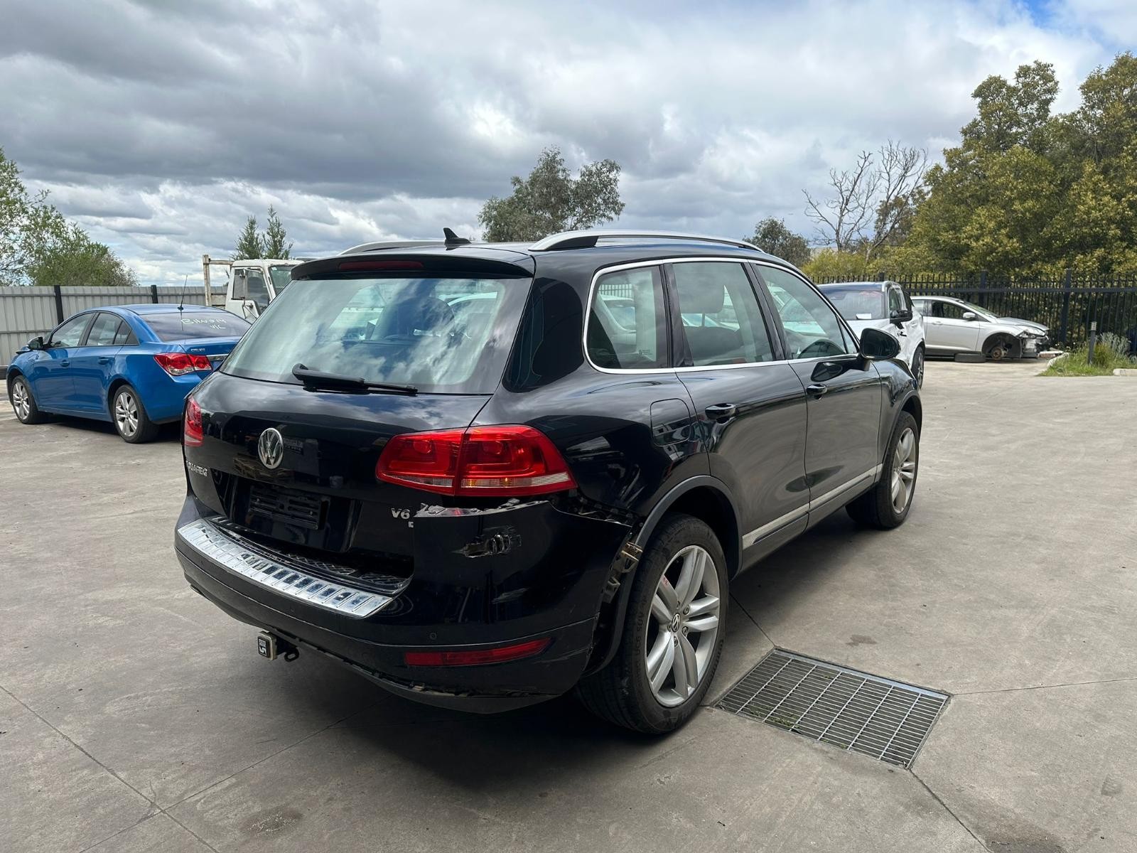 VOLKSWAGEN TOUAREG 7P 12/2010-04/2018 FUEL DOOR DIESEL - Image 6