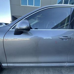 VOLKSWAGEN TOUAREG 7P 12/2010-04/2018 LEFT FRONT DOOR WINDOW