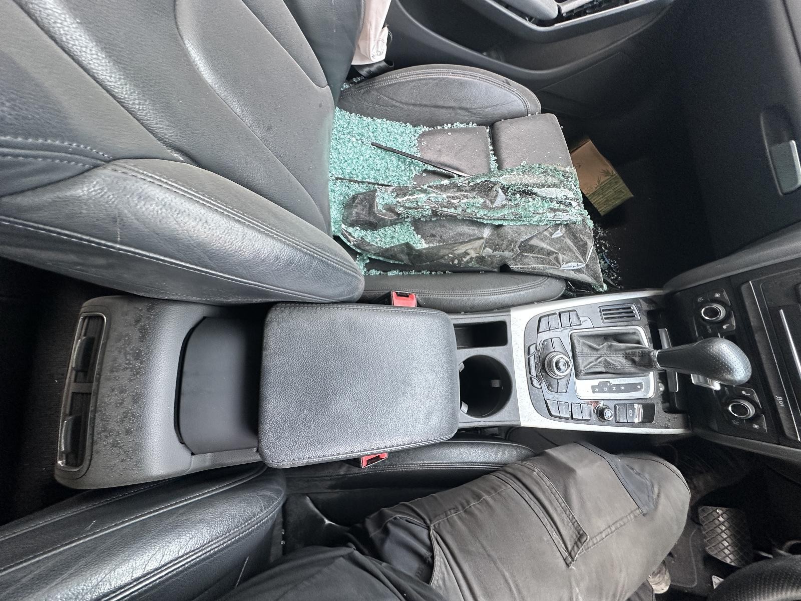 AUDI A4 B8 8K 02/2008-06/2012 CONSOLE