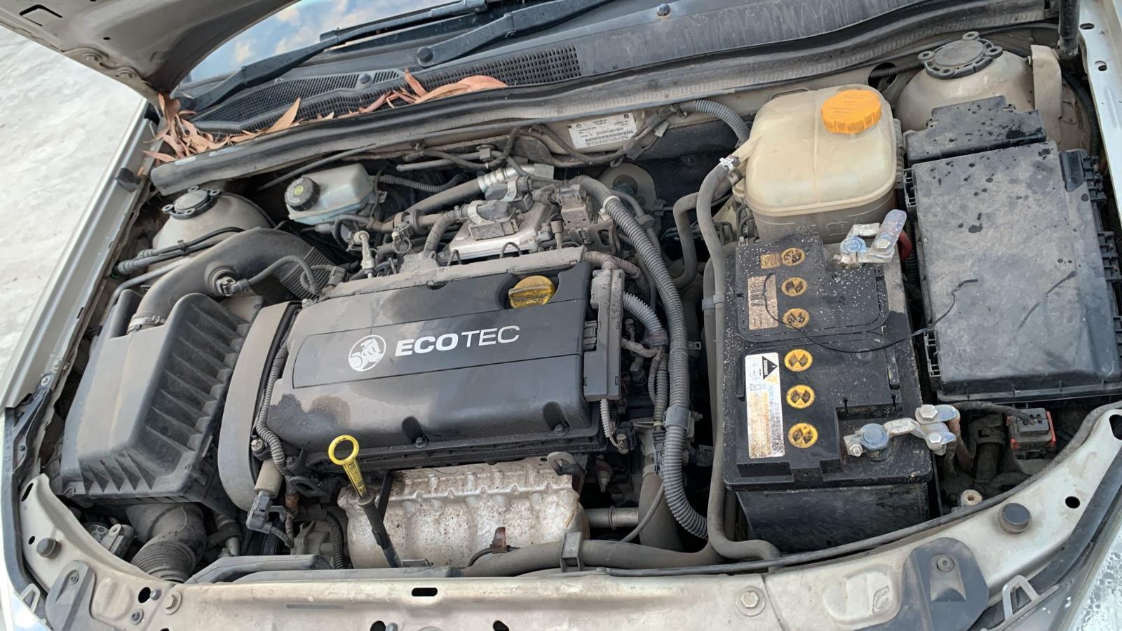 HOLDEN ASTRA 10/2004-08/2009 HATCHBACK COURTESY LIGHT FRONT, AH - Image 6