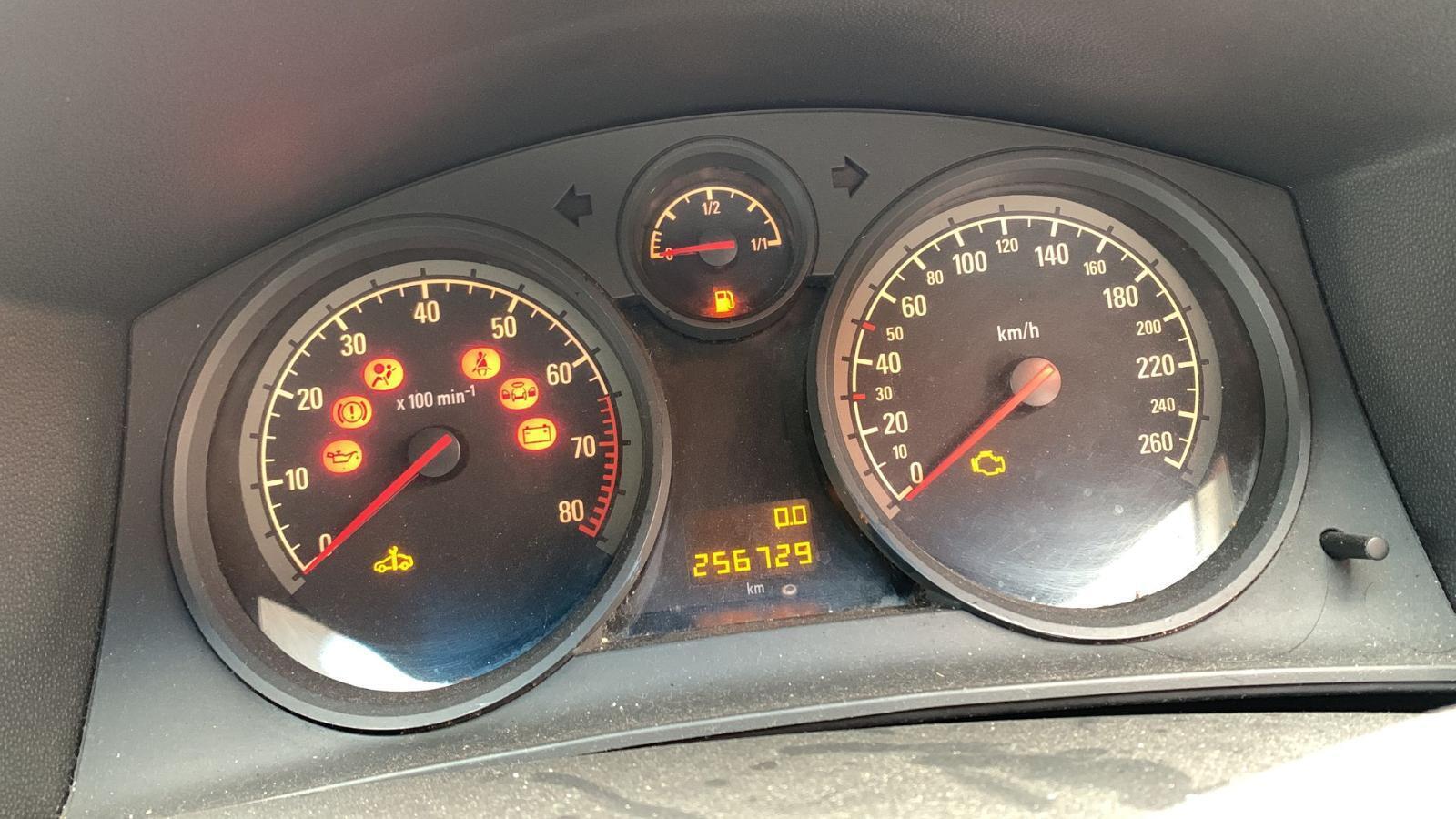 HOLDEN ASTRA 10/2004-08/2009 HATCHBACK COURTESY LIGHT FRONT, AH - Image 8