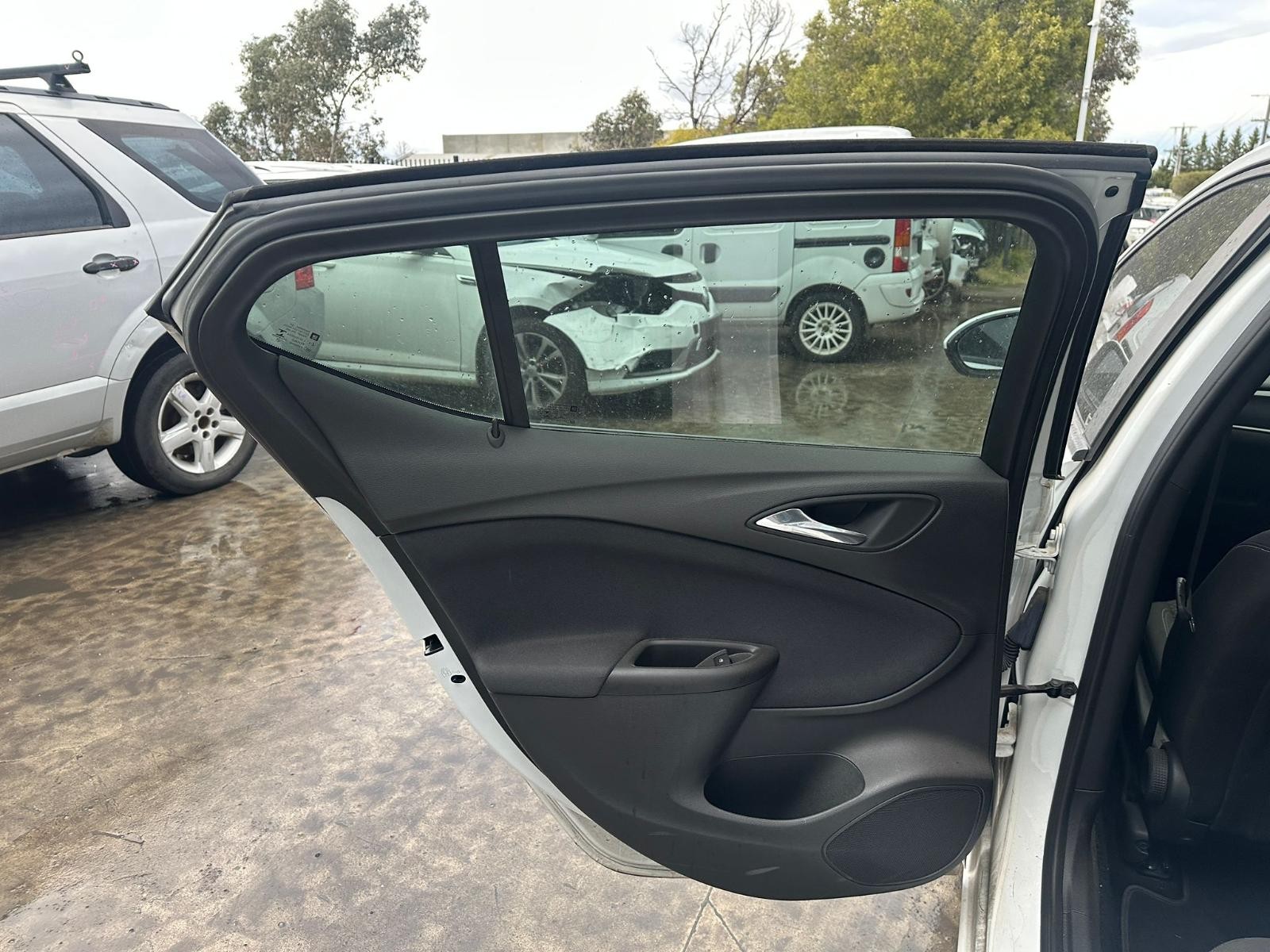 HOLDEN ASTRA BK 09/2016-2020 LEFT REAR DOOR TRIM