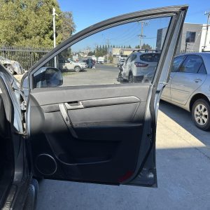 HOLDEN CAPTIVA 7 CG 11/2006-02/2011 RIGHT FRONT INNER DOOR HANDLE 4TH VIN C