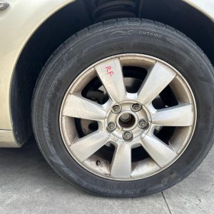 HOLDEN COMMODORE VE 08/2006-05/2013 RIGHT FRONT WHEEL ALLOY FACTORY 17IN BERLINA