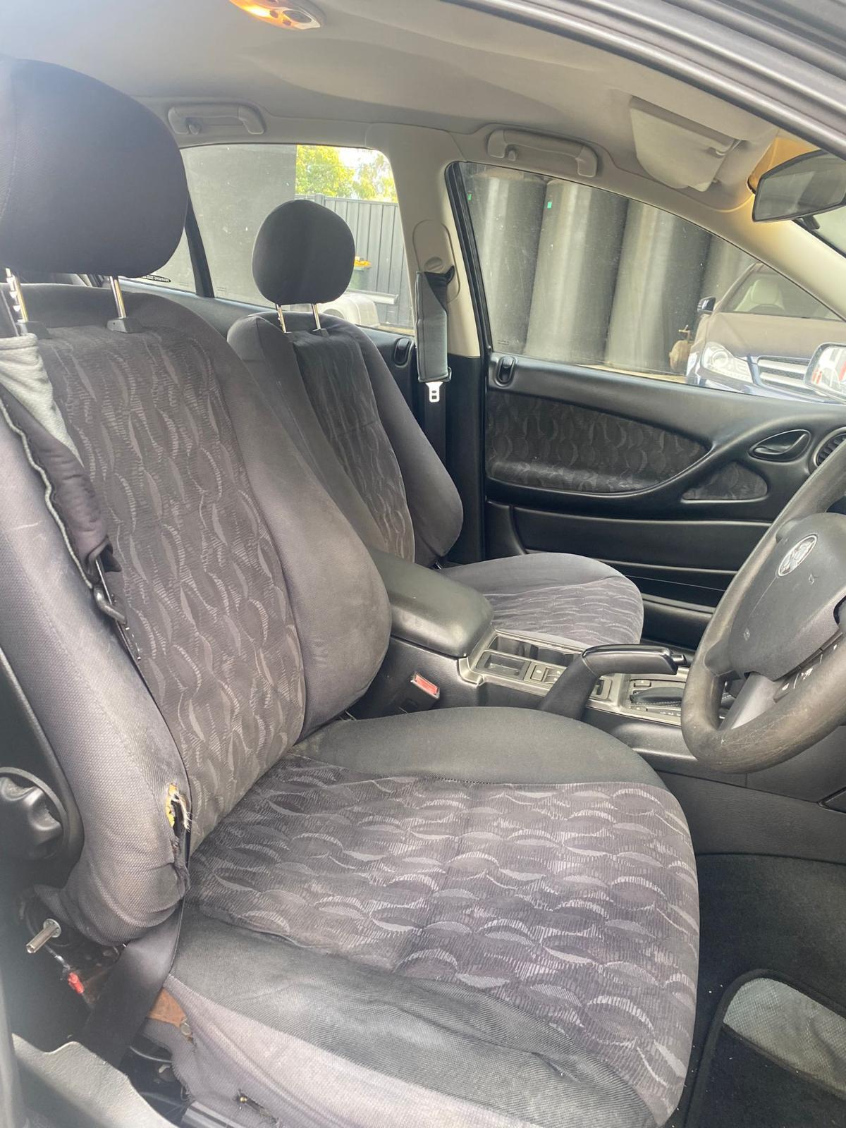 HOLDEN COMMODORE VX2VY1 08/200109/2003 RIGHT FRONT SEAT BELT NON