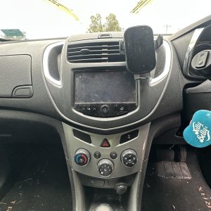HOLDEN TRAX TJ SERIES 08/2013-12/2020 TOUCHSCREEN UNIT EARLY TYPE