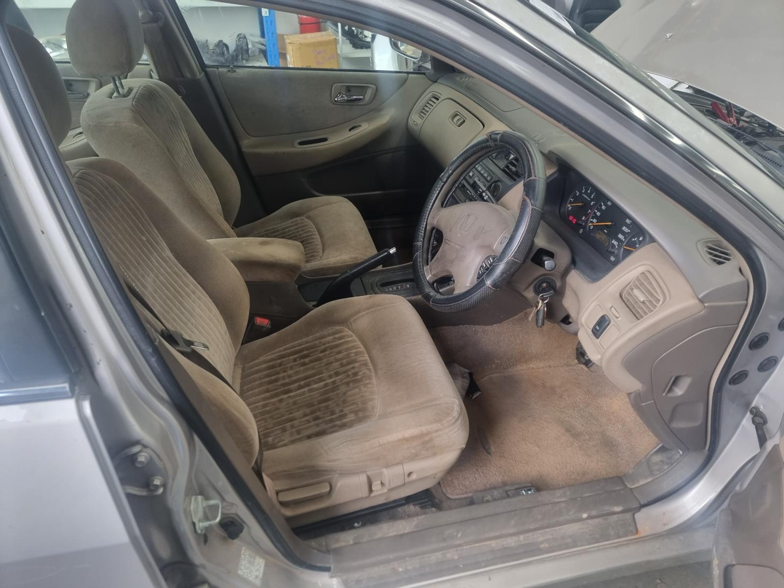 HONDA ACCORD 11/1997-05/2003 SEDAN RIGHT FRONT DOOR WINDOW, CG - Image 6