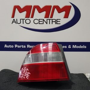 HONDA ACCORD LEFT TAILLIGHT CD SEDAN STANLEY O43-1214 10/93-10/95 93 94 95