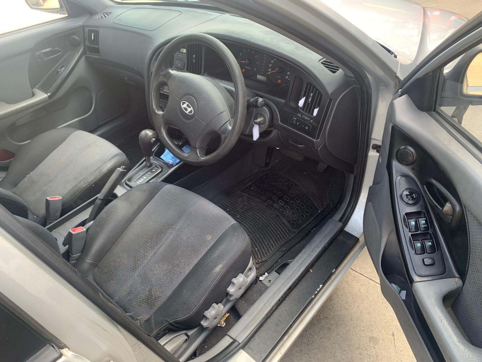 HYUNDAI ELANTRA 10/200307/2006 GEAR STICK/SHIFTER MMM Auto Centre