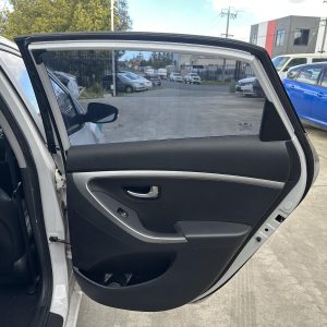 HYUNDAI I30 GD 03/2012-03/2015 RIGHT REAR DOOR TRIM LEATHER 5DR HATCH